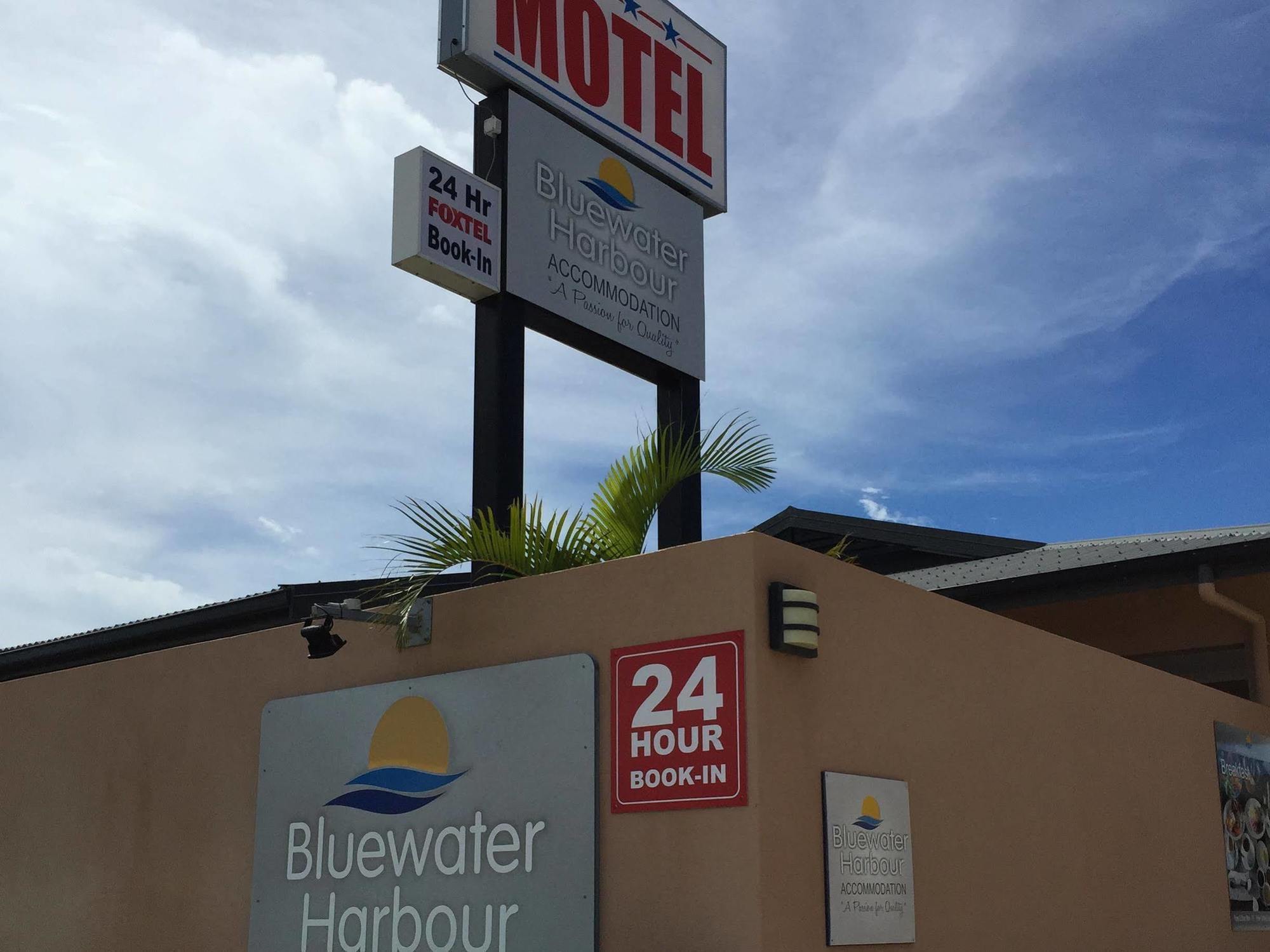 Bluewater Harbour Motel Bowen Esterno foto